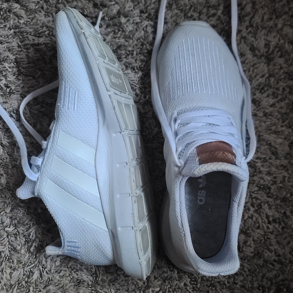 Adidas swift run womens